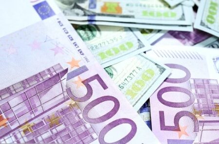امکان خرید ۵ هزار یورو ارز سهمیه‌ای در روز جمعه ۲۱ بهمن + لیست شعب بانکی