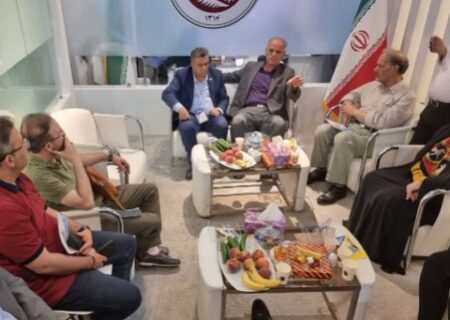 نشست معاون فنی بیمه ایران با همکاران نماینده در محل نمایشگاه بین‌المللی بورس بانک و بیمه