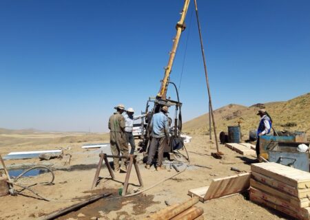 حفاری اکتشافی در محدوده دره ساری اصفهان آغاز شد