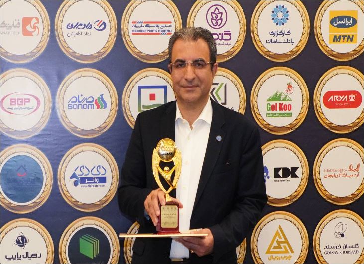 تندیس هشتمین اجلاس رضایتمندی مشتری به کارگزاری بانک سامان رسید