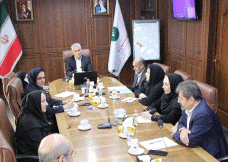 نشست صمیمی مدیرعامل پست بانک ایران با اعضای هیات امنای کانون بازنشستگان بانک برگزار شد