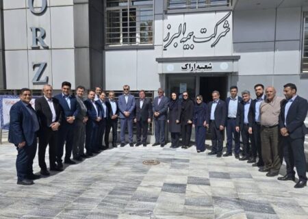 رضایت مندی بیمه گذاران و تکریم مشتریان محور توسعه شعب است