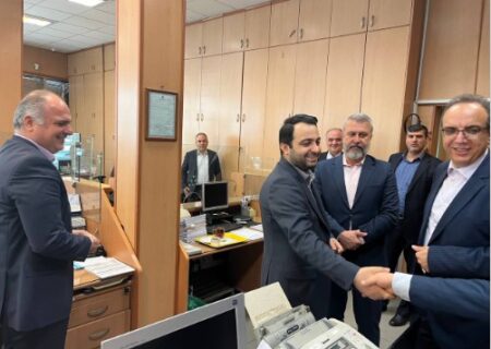 ​بازدید سرزده مدیرعامل بانک صادرات ایران از روند خدمت‌رسانی شعب بانک